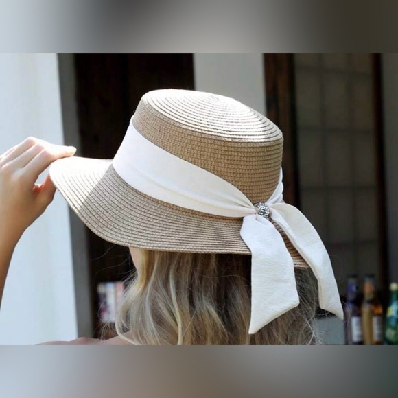 Elegant Tan and White Women's Sun Hat - Picture 3 of 3